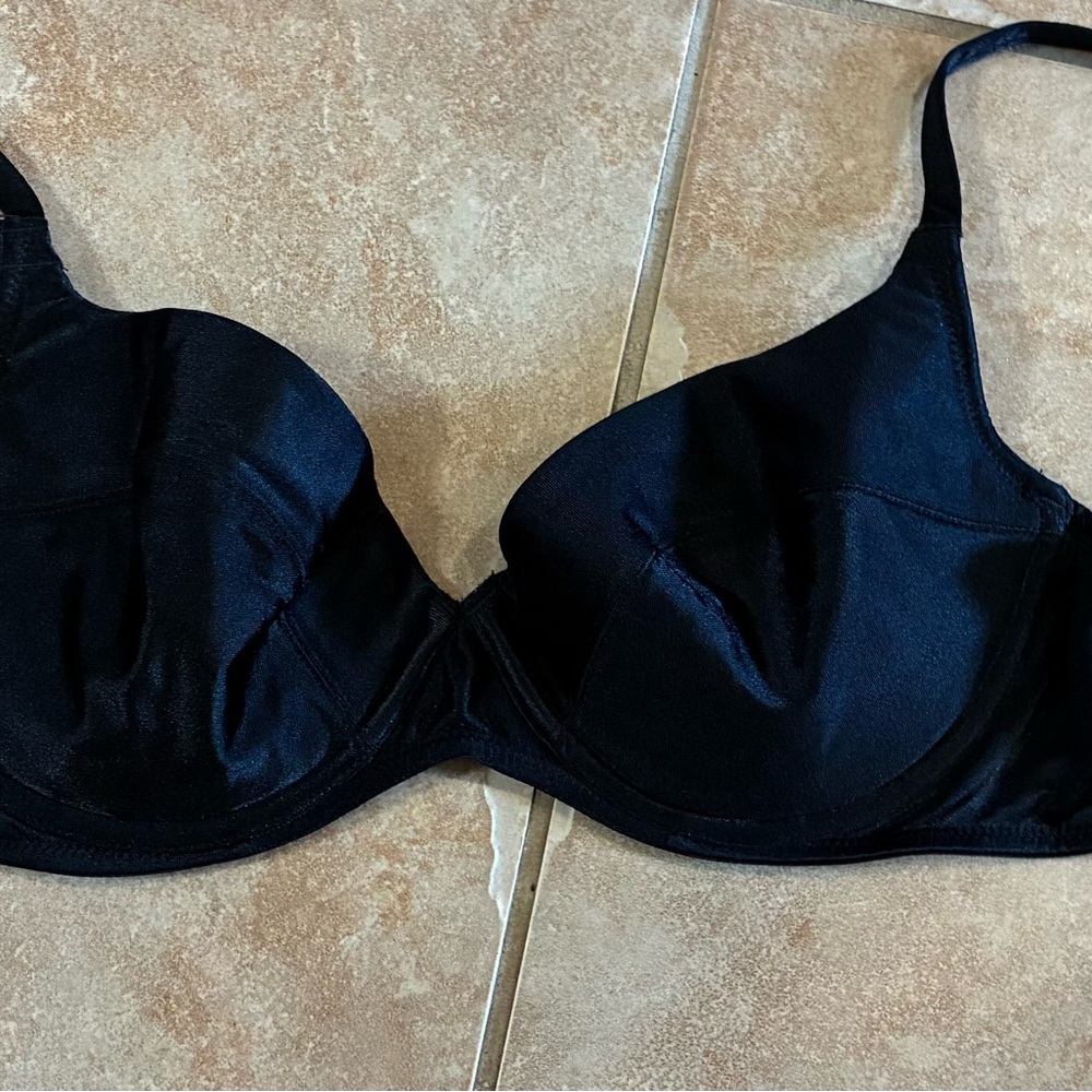 Lily of France Sleek Black Bra